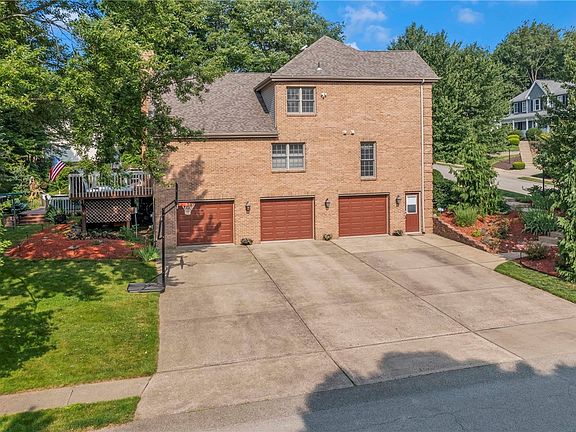 4th image of 601 Heritage Pl