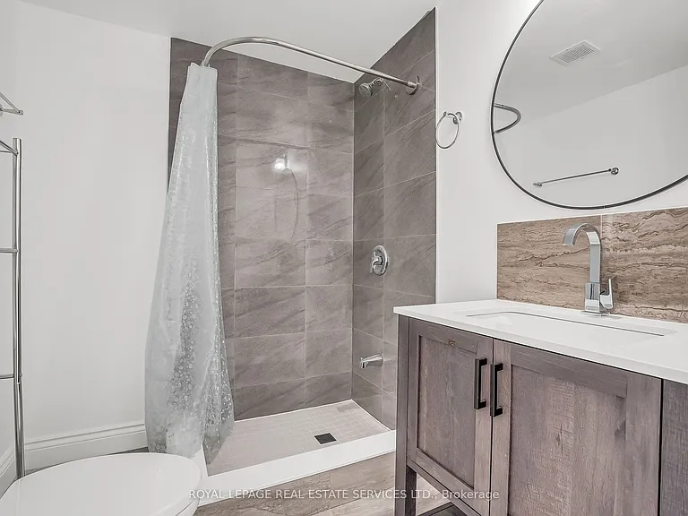 2820 Danforth Ave #302 — Photo 5