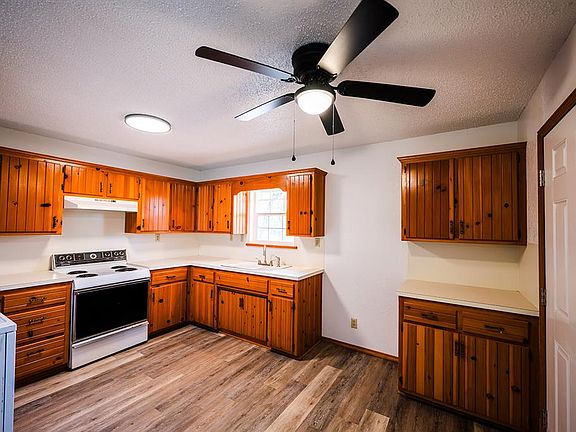 5th image of 2736 B Zellner Rd