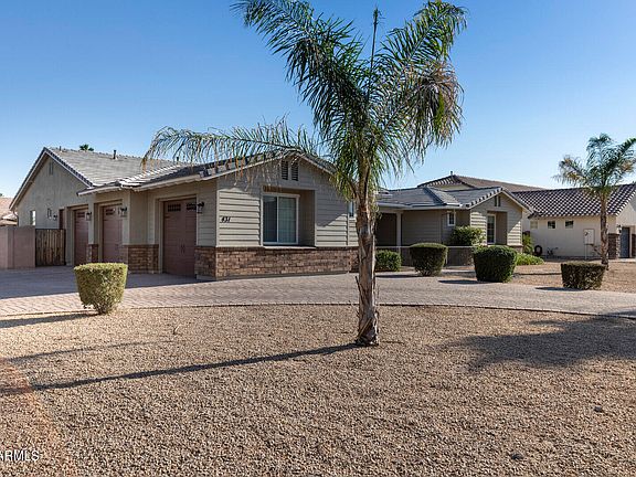 3rd image of 431 E WIGWAM Boulevard