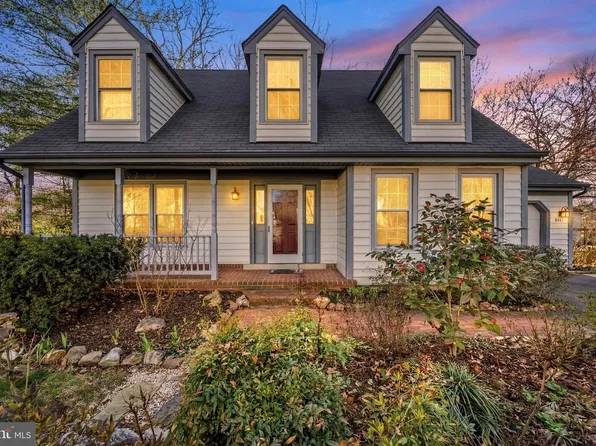 9101 Blue Jug Lndg, Burke, VA 22015