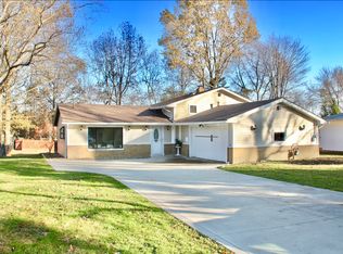 7647 McCreary Rd, Seven Hills, OH 44131