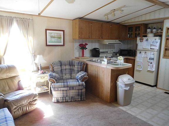 4th image of 3221 Lotus Blossom Dr
