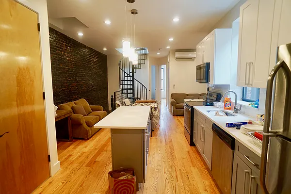 Rented by Highline Residential | media 2