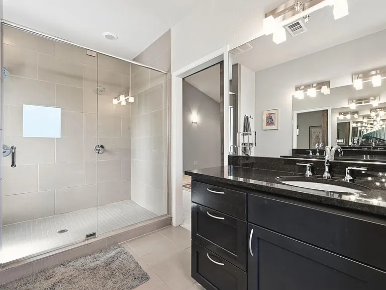 1142 Lost Creek Blvd #3 — Photo 32