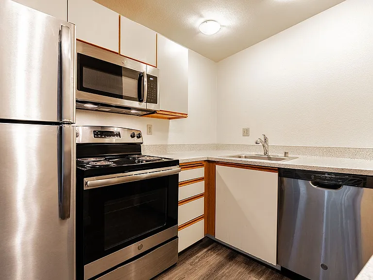 Francis Ave Apartments — Photo 2