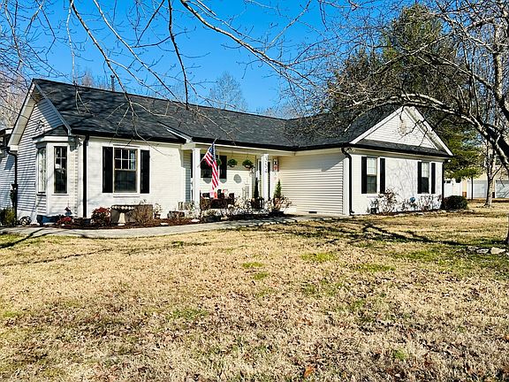 3rd image of 354 Twin Oaks Dr