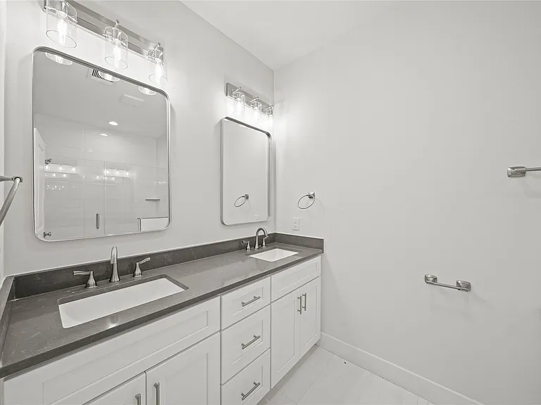 4007 New Orleans St #B — Photo 9