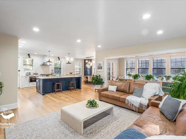 116-33 Union Turnpike image 6 of 40