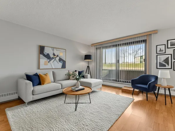 51 Brown St #101, Stony Plain, AB T7Z 1P2