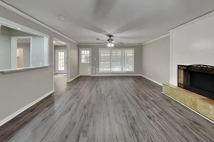 3 bed, 2.5 bath, 2192 sqft, $2,100 — Photo 3