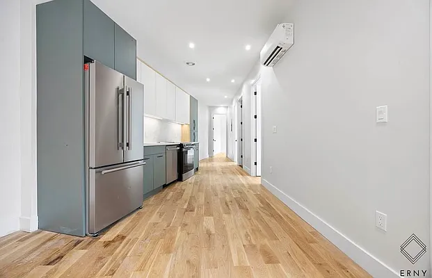Kitchen, photo 2