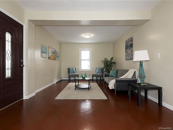 3rd image of 4 Lyndale Ave