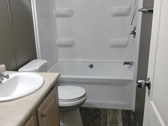 5th image of 2222 E 8th St
