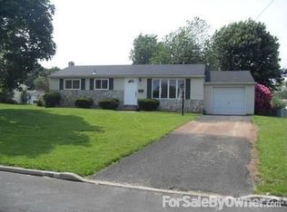 786 Ivers Ln, Warminster, PA 18974