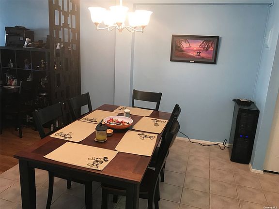 5th image of 410 E Broadway APT 5X