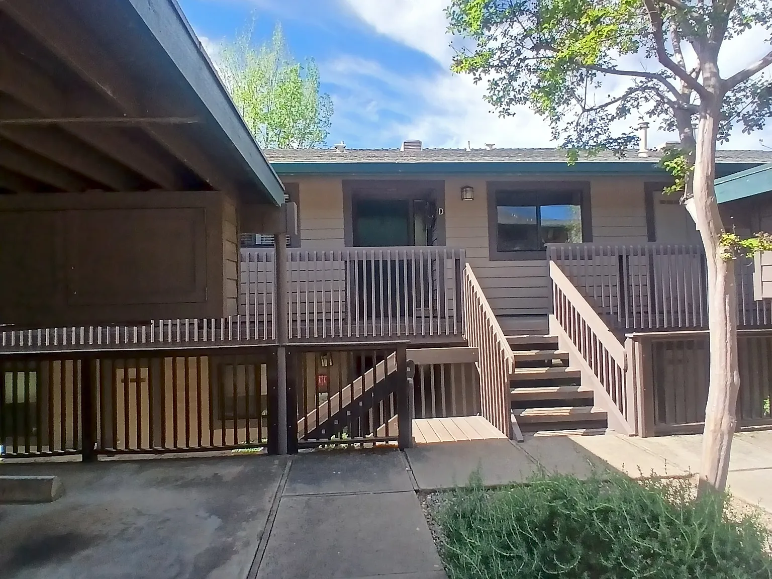 2 bed, 1005 sqft, $1,800 — Photo 2