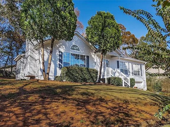 3rd image of 5605 Stewart Woods Dr