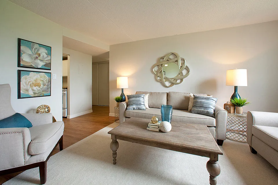 Squire Court Apartments and Waverly Place — Photo 2