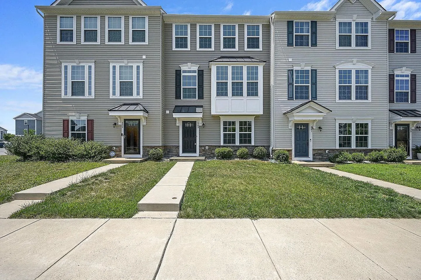 3 bed, 2000 sqft, $2,600 — Photo 1
