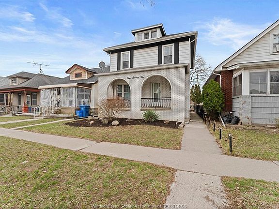 3rd image of 475 McKay Ave