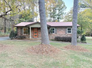 8803 Rollingwood Rd, Chapel Hill, NC 27516