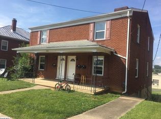 925 W Main St, Waynesboro, VA 22980
