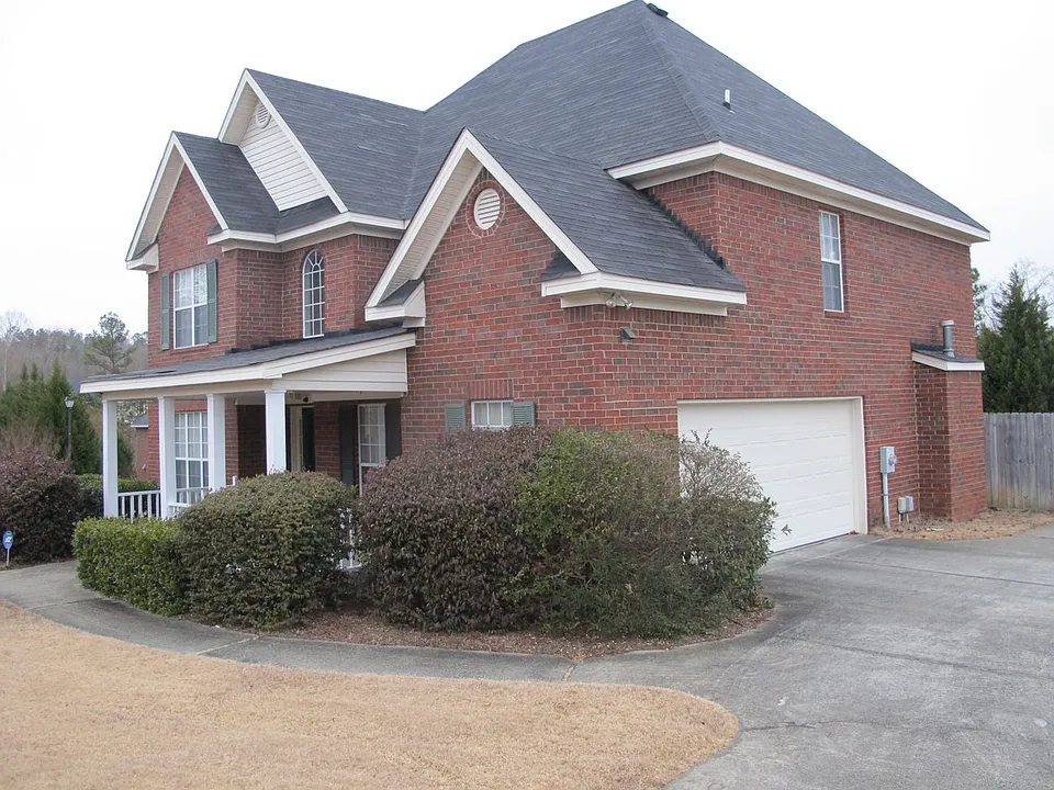 600 Surrey Ln
