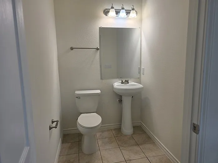 6102 White Oak Dr — Photo 10