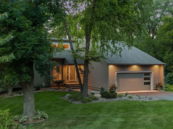 14720 Oak Ln, Wayzata, MN 55391