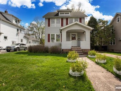 582 Center Ave, River Edge, NJ, 07661