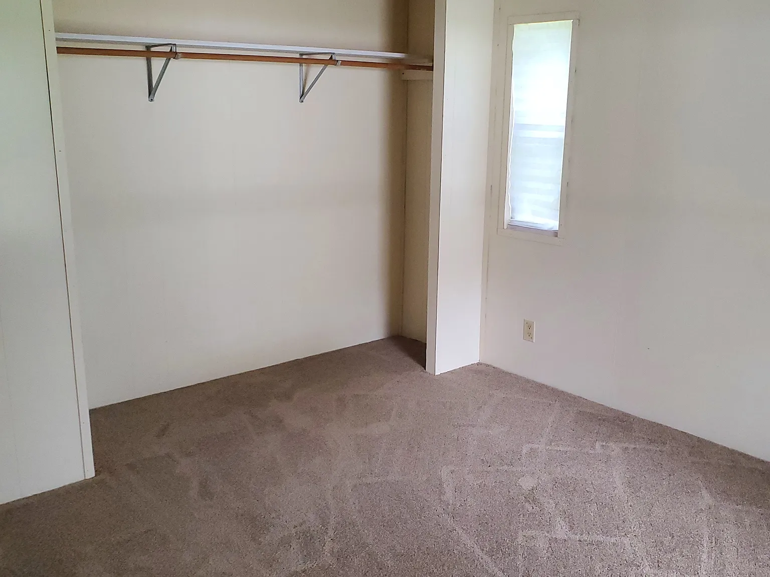 3 bed, 980 sqft, $925 — Photo 2