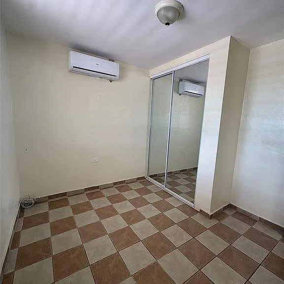 CALLE 25 Urb Los Caobos N38 — Photo 9