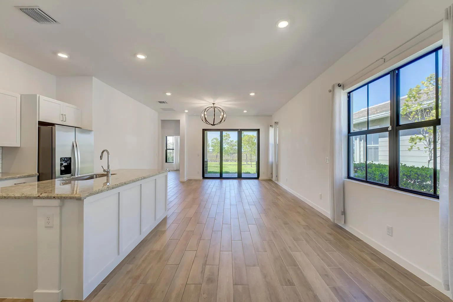 3 bed, 1925 sqft, $3,500 — Photo 1