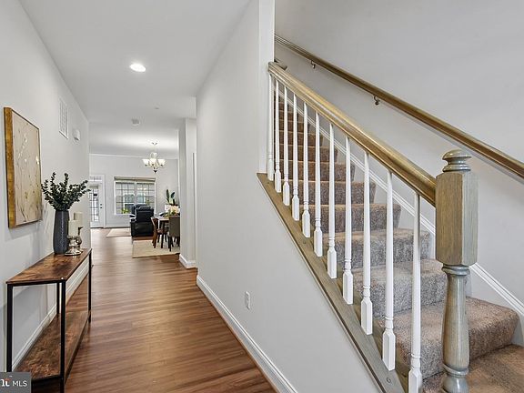 3rd image of 8705 Hines Cir
