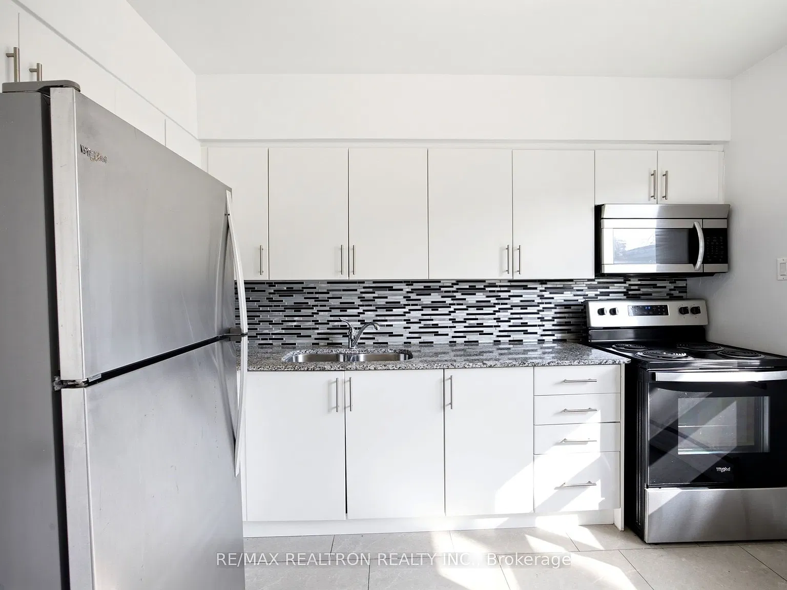 4 Meadowbrook Rd — Photo 4