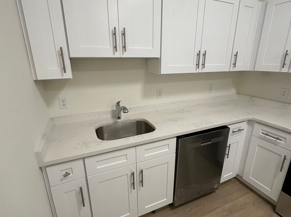 1269 Main St #221
