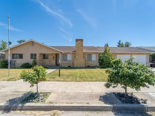 715 Pine St, Oakdale, CA 95361
