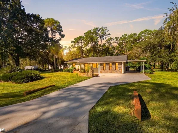 1319 Broadway Ave, Lehigh Acres, FL 33972