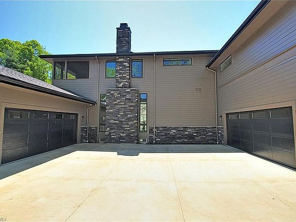 2nd image of 205 Lakehurst Dr