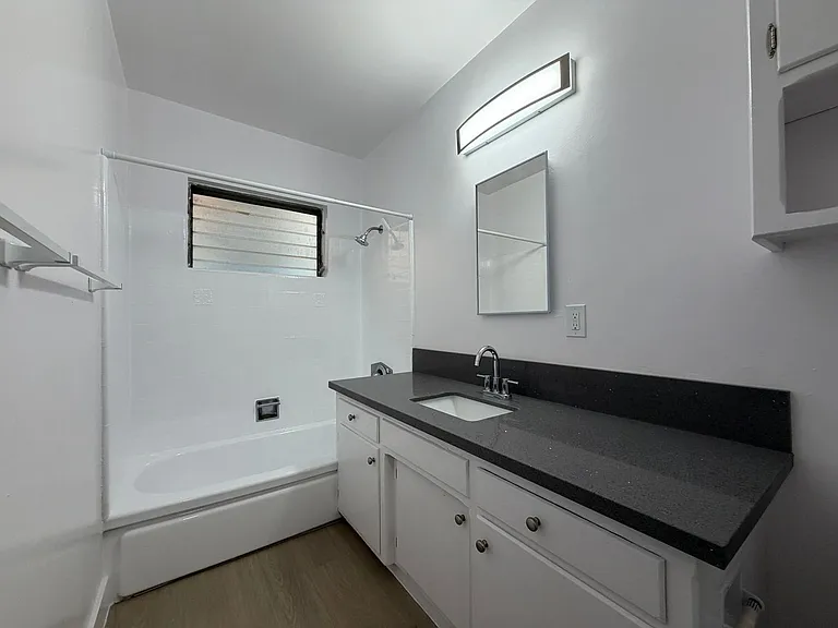 1315 N Columbus Ave. — Photo 11