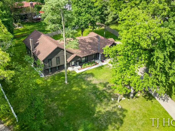 2605 Shadowbrook Dr SE, Grand Rapids, MI 49546