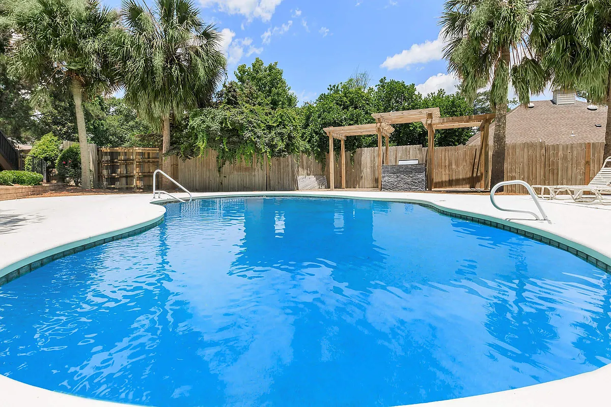 Building Photo - Baytree Condominiums