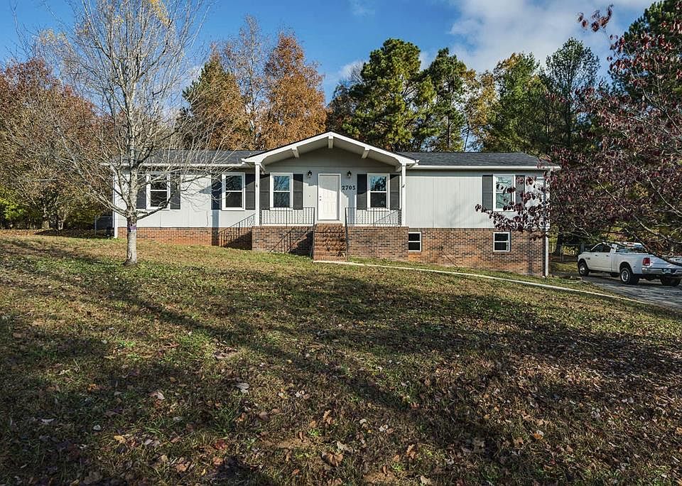 1st image of 2705 New London Dr