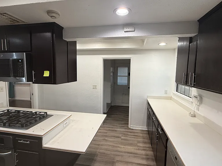 10257 Olive St — Photo 38