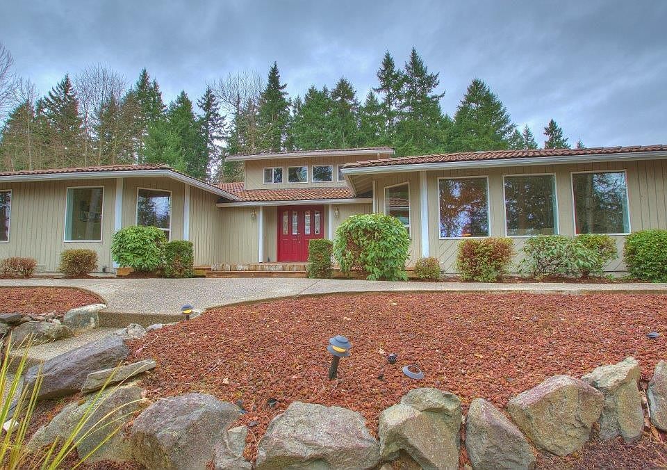 1st image of 3811 97th Ave E