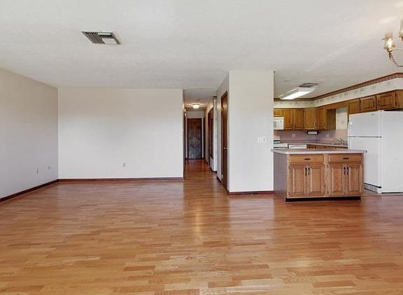 2nd image of 2916 Neyrey Dr