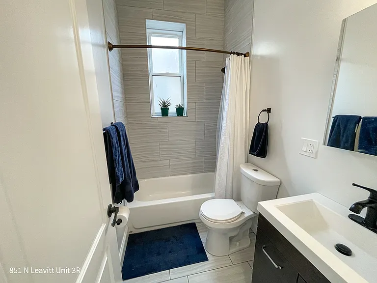 851 N. Leavitt St. — Photo 12