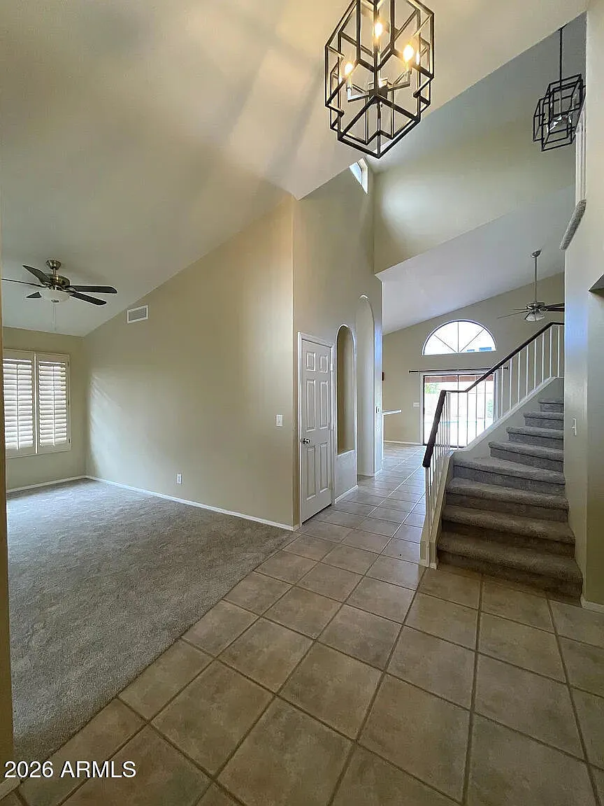 4 bed, 2.5 bath, 2639 sqft, $3,995 — Photo 4