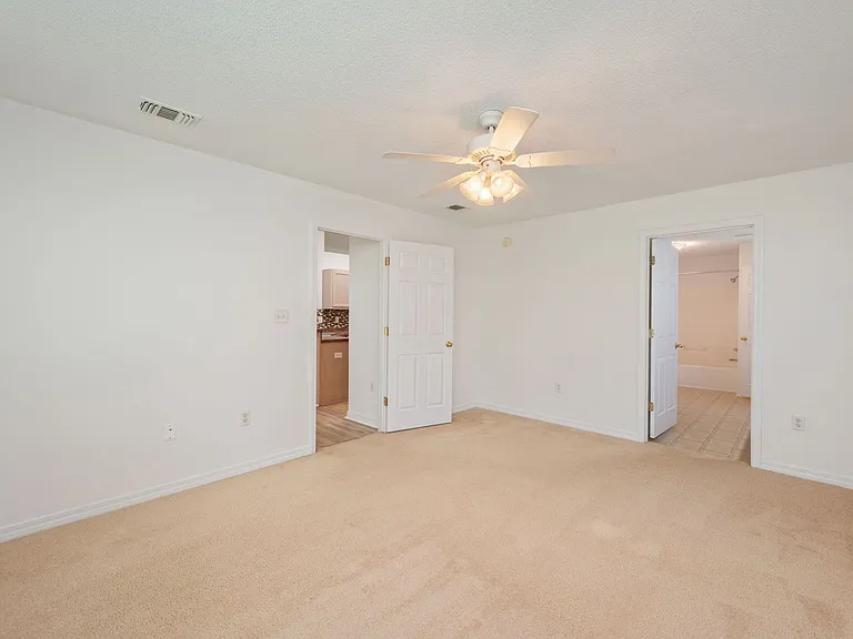 9750 Parker Lake Cir — Photo 18